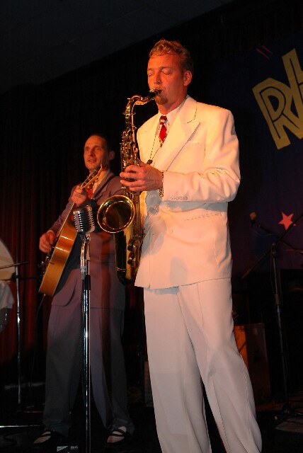 min 2006 11 25 riot 826
